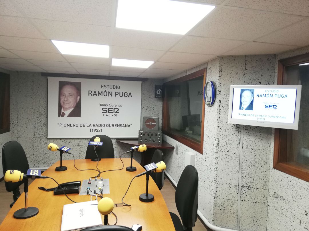 El estudio central de Radio Ourense-Ser, lleva el nombre de su fundador y pionero de la radio ourensana, Ramón Puga. El estudio central de Radio Ourense-Ser, lleva el nombre de su fundador y pionero de la radio ourensana, Ramón Puga.