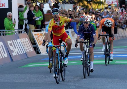 Valverde celebra la victoria en meta Valverde celebra la victoria en meta