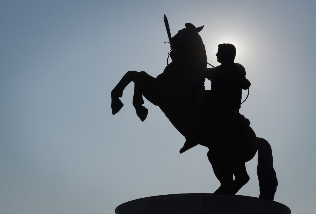La estatua de Alejandro Magno en la ciudad de Skopje en Macedonia La estatua de Alejandro Magno en la ciudad de Skopje en Macedonia