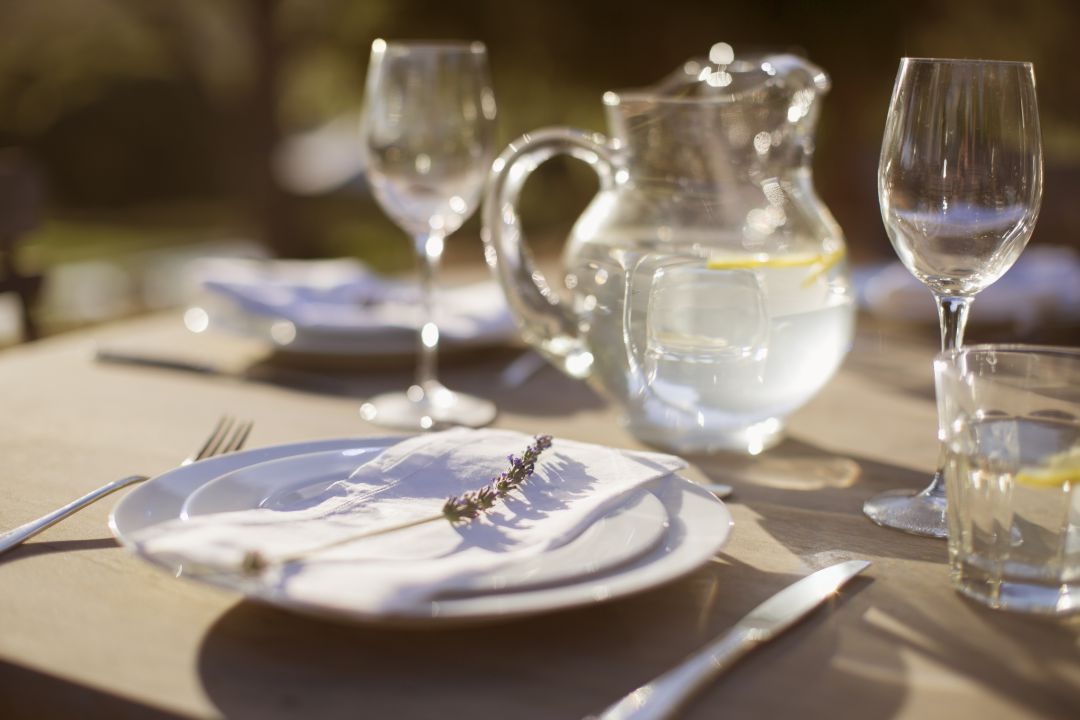 Unidos Podemos quiere obligar a los restaurantes a ofrecer gratis agua del grifo Unidos Podemos quiere obligar a los restaurantes a ofrecer gratis agua del grifo