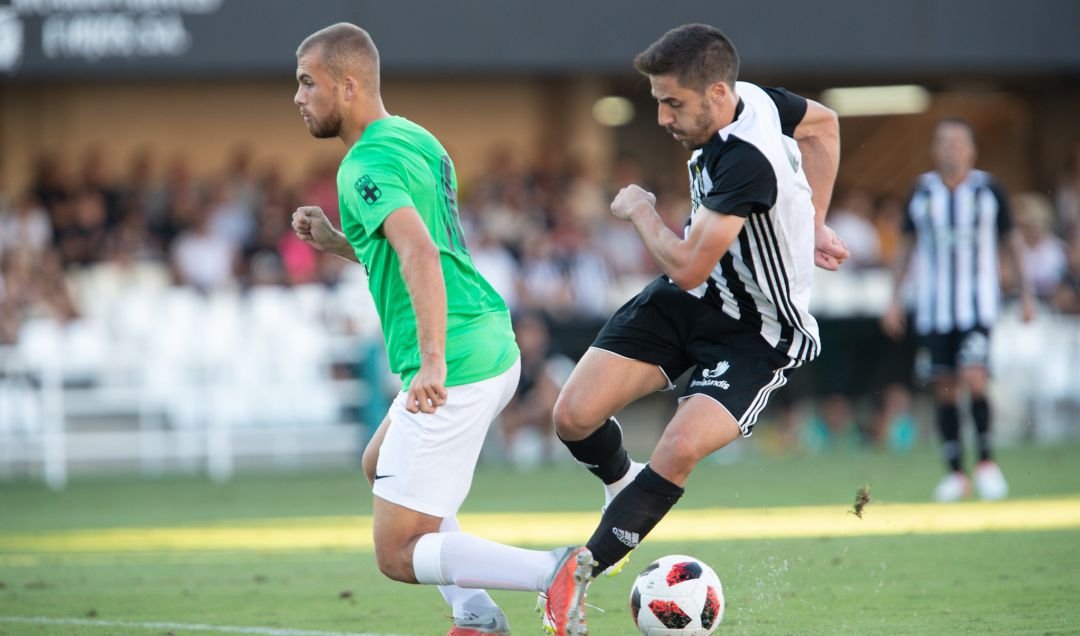El Efesé golea al Almería B (4-1) y consigue su primera victoria como local El Efesé golea al Almería B (4-1) y consigue su primera victoria como local