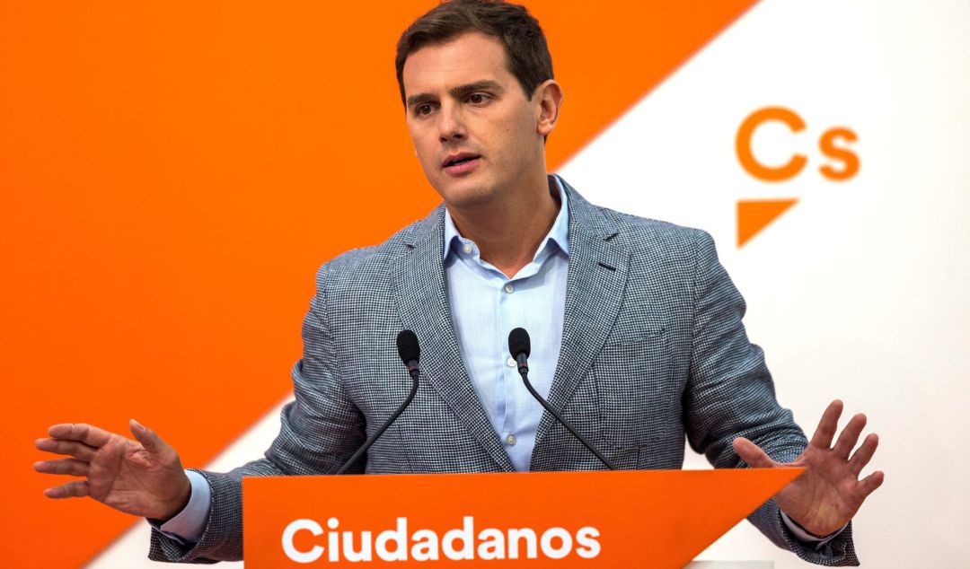 El presidente de Ciudadanos, Albert Rivera, durante la rueda de prensa posterior a la reunión del Comité Permanente del partido celebrada en la sede de la formación naranja, en Madrid El presidente de Ciudadanos, Albert Rivera, durante la rueda de prensa posterior a la reunión del Comité Permanente del partido celebrada en la sede de la formación naranja, en Madrid