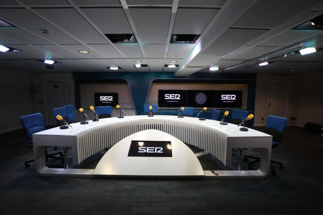 La Cadena SER refuerza su presencia en el ámbito local y ofrece de forma simultánea el deporte y la información en FM con el lanzamiento de SER+ La Cadena SER refuerza su presencia en el ámbito local y ofrece de forma simultánea el deporte y la información en FM con el lanzamiento de SER+