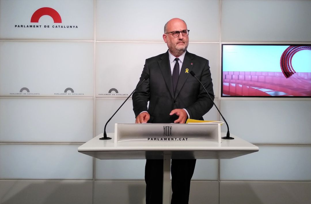 Puigdemont y el resto de diputados supendidos de JuntsxCat no designarán a un sustituto en el Parlament pese al acuerdo con ERC
Puigdemont y el resto de diputados supendidos de JuntsxCat no designarán a un sustituto en el Parlament pese al acuerdo con ERC