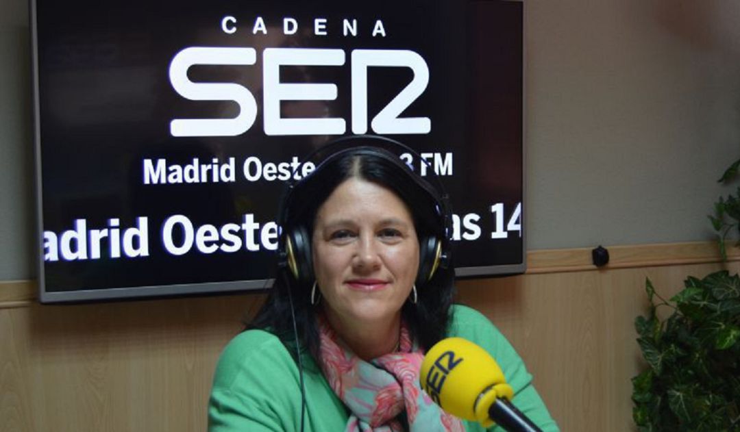 Mirina Cortés, Presidenta del PP de Móstoles, en los estudios de Ser Madrid Oeste (foto de archivo) Mirina Cortés, Presidenta del PP de Móstoles, en los estudios de Ser Madrid Oeste (foto de archivo)
