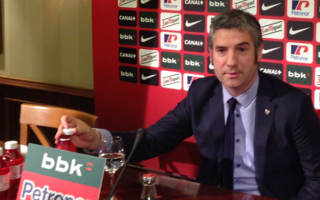 Alex Remiro Athletic: Josu Urrutia, sobre Remiro: "No tiene intención de renovar con el Athletic" Alex Remiro Athletic: Josu Urrutia, sobre Remiro: "No tiene intención de renovar con el Athletic"