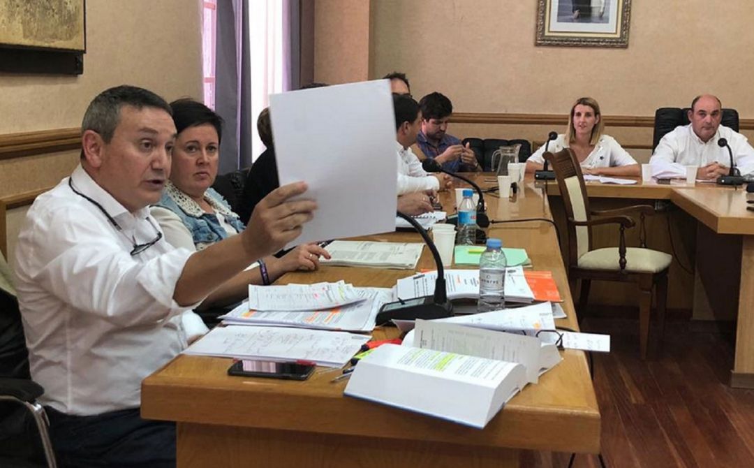 Joaquín Galindo, concejal de Ciudadanos en Alcañiz, la pasada semana defendiendo una moción en un pleno extraordinario Joaquín Galindo, concejal de Ciudadanos en Alcañiz, la pasada semana defendiendo una moción en un pleno extraordinario