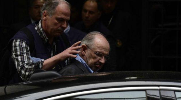 Rato, detenido en abril de 2015 en su domicilio de Madrid Rato, detenido en abril de 2015 en su domicilio de Madrid