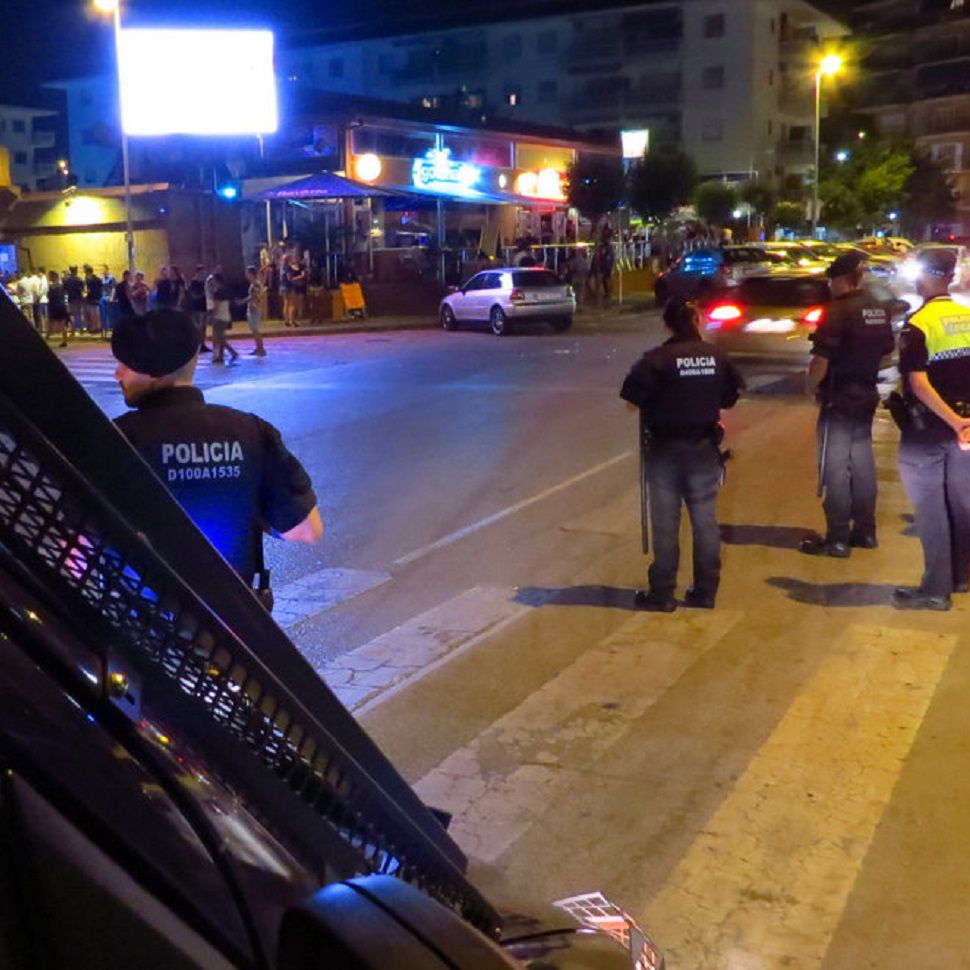Més vigilants a canvi d'obrir més hores per Arena a Blanes
