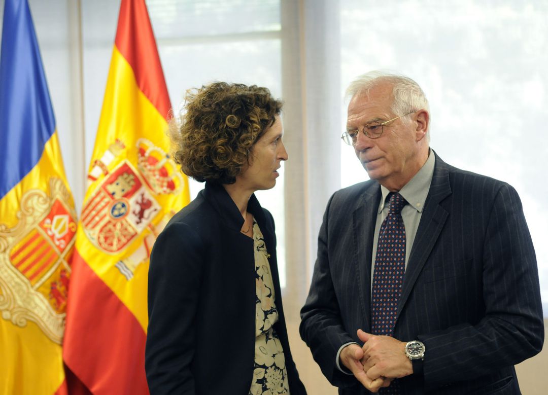 La ministra d'Exteriors, Maria Ubach, conversa amb el seu homoleg espanyol, Josep Borrell, durant la seva visita a Andorra La ministra d'Exteriors, Maria Ubach, conversa amb el seu homoleg espanyol, Josep Borrell, durant la seva visita a Andorra