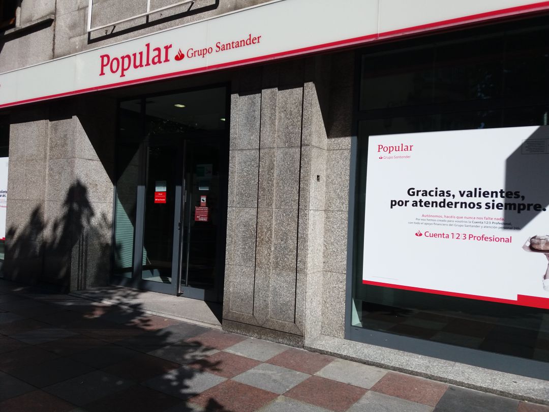 Oficina del Banco Popular en la calle Uría de Oviedo Oficina del Banco Popular en la calle Uría de Oviedo