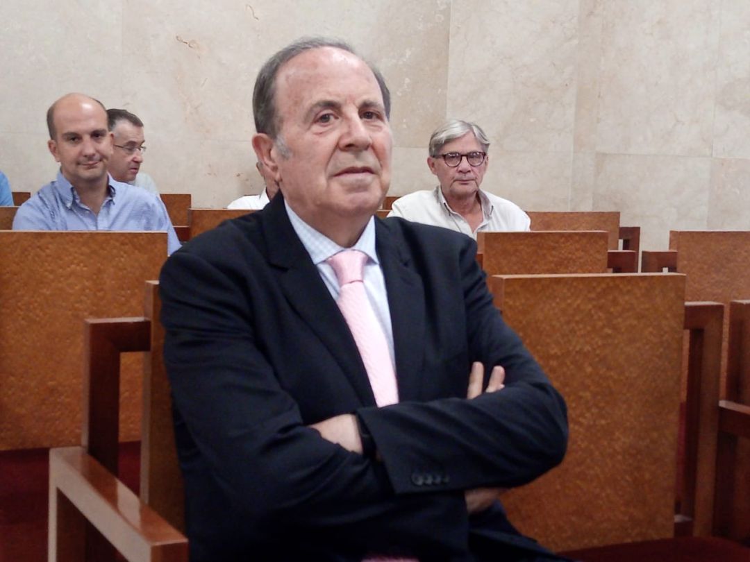 José María Rodríguez se ha sentado solo en el banquillo ya que Jaume Matas se ha ausentado tras haber prestado declaración. José María Rodríguez se ha sentado solo en el banquillo ya que Jaume Matas se ha ausentado tras haber prestado declaración.
