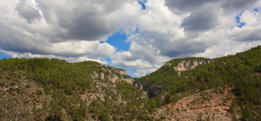 En el entorno de La Herrería de Santa Cristina encontramos bellos parajes naturales como la hoz de Tragavivos. En el entorno de La Herrería de Santa Cristina encontramos bellos parajes naturales como la hoz de Tragavivos.