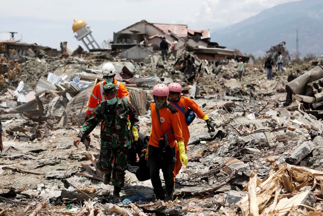 Rescatan a varios menores de unos colegios en Indonesia Rescatan a varios menores de unos colegios en Indonesia