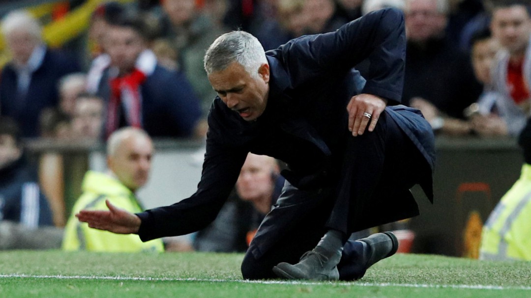 Mourinho desmiente a la prensa inglesa y confirma que su puesto está asegurado