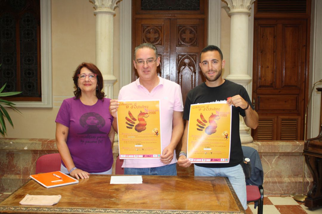 Novelda inició la celebración del Día de la Comunidad con un “sopar de cabasset”, seguido de un “correfocs” y con actuaciones de Andreu Punxadiscos y los grupos Sumèria y Atzembla Novelda inició la celebración del Día de la Comunidad con un “sopar de cabasset”, seguido de un “correfocs” y con actuaciones de Andreu Punxadiscos y los grupos Sumèria y Atzembla