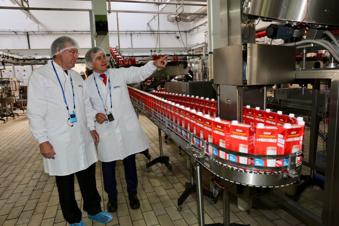 El alcalde, Antonio Silván, visita las instalaciones de Lactiber El alcalde, Antonio Silván, visita las instalaciones de Lactiber