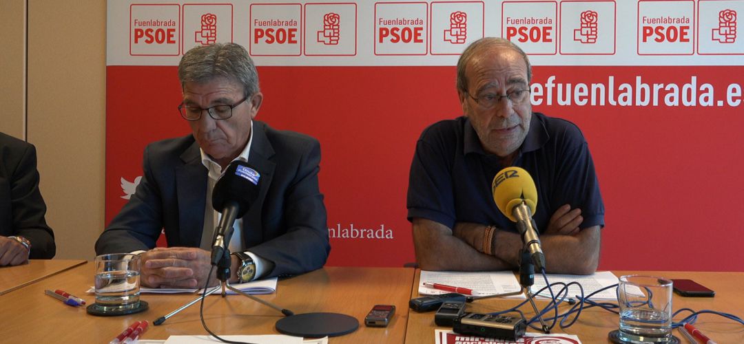 José Borrás (a la izquierda) junto con el Secretario General del PSOE en Fuenlabrada, Manuel Robles, ha hecho este lunes sus primeras declaraciones. José Borrás (a la izquierda) junto con el Secretario General del PSOE en Fuenlabrada, Manuel Robles, ha hecho este lunes sus primeras declaraciones.