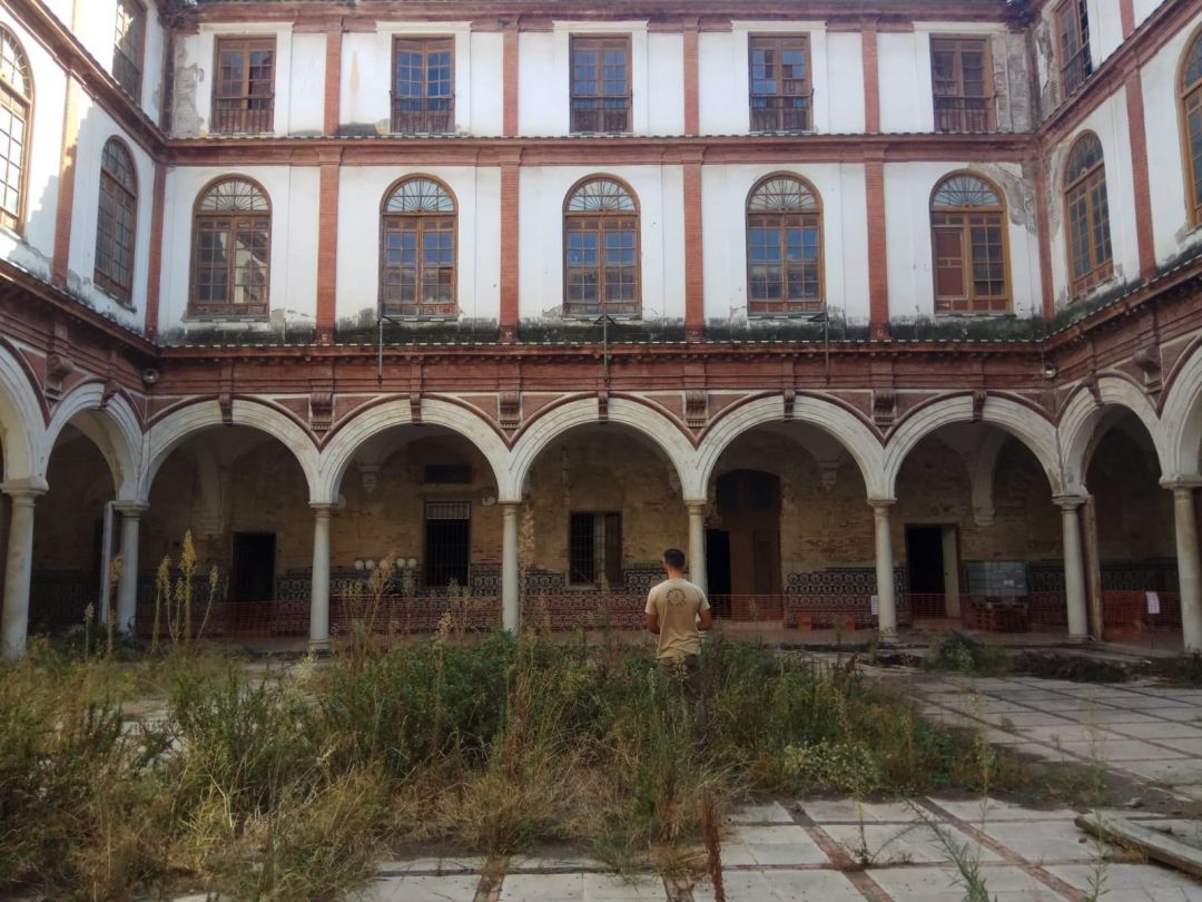 El Gobierno central ve "incuestionable" que la Biblioteca Pública del Estado se ubique, tal y como está previsto desde hace años, en el antiguo colegio y convento de San Agustín de Málaga capital, previendo que estará lista en el año 2021
ANDALUCÍA ESPAÑA EUROPA MÁLAGA CULTURA
El Gobierno central ve "incuestionable" que la Biblioteca Pública del Estado se ubique, tal y como está previsto desde hace años, en el antiguo colegio y convento de San Agustín de Málaga capital, previendo que estará lista en el año 2021
ANDALUCÍA ESPAÑA EUROPA MÁLAGA CULTURA