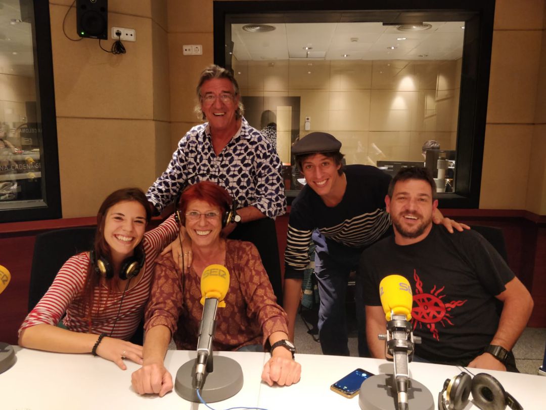 Tortell Poltrona, amb Luara Mateu, Montse Trias, Blai Mateu i Roc Mateu. Tortell Poltrona, amb Luara Mateu, Montse Trias, Blai Mateu i Roc Mateu.