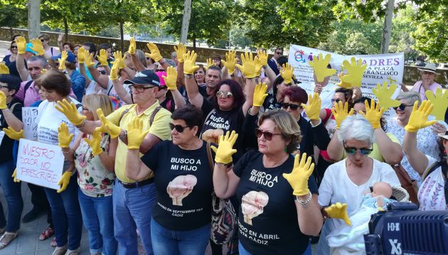 Decenas de denunciantes se manifestaron durante el juicio en junio Decenas de denunciantes se manifestaron durante el juicio en junio