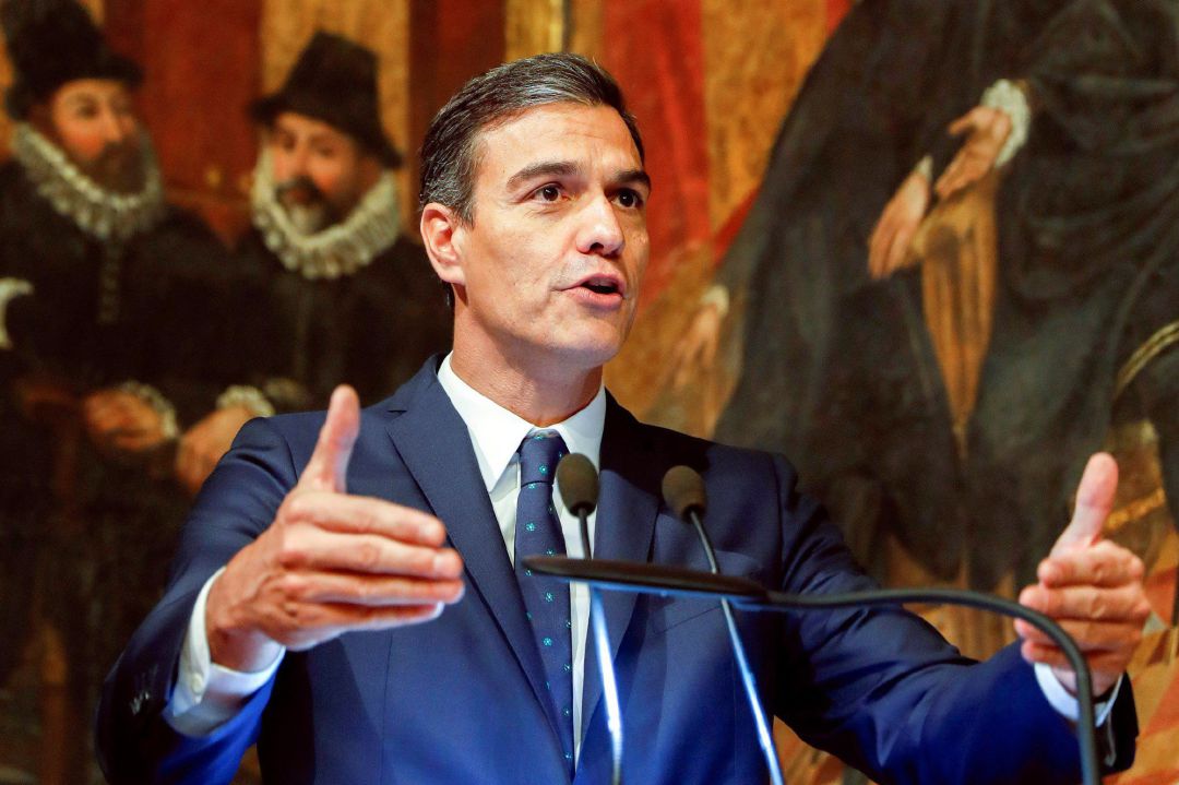 El presidente del Gobierno, Pedro Sánchez, durante su intervención en el acto Institucional de Entrega de Altas Distinciones de la Generalitat Valenciana, con motivo de la Festividad del 9 d'Octubre, Día de la Comunitat Valenciana El presidente del Gobierno, Pedro Sánchez, durante su intervención en el acto Institucional de Entrega de Altas Distinciones de la Generalitat Valenciana, con motivo de la Festividad del 9 d'Octubre, Día de la Comunitat Valenciana