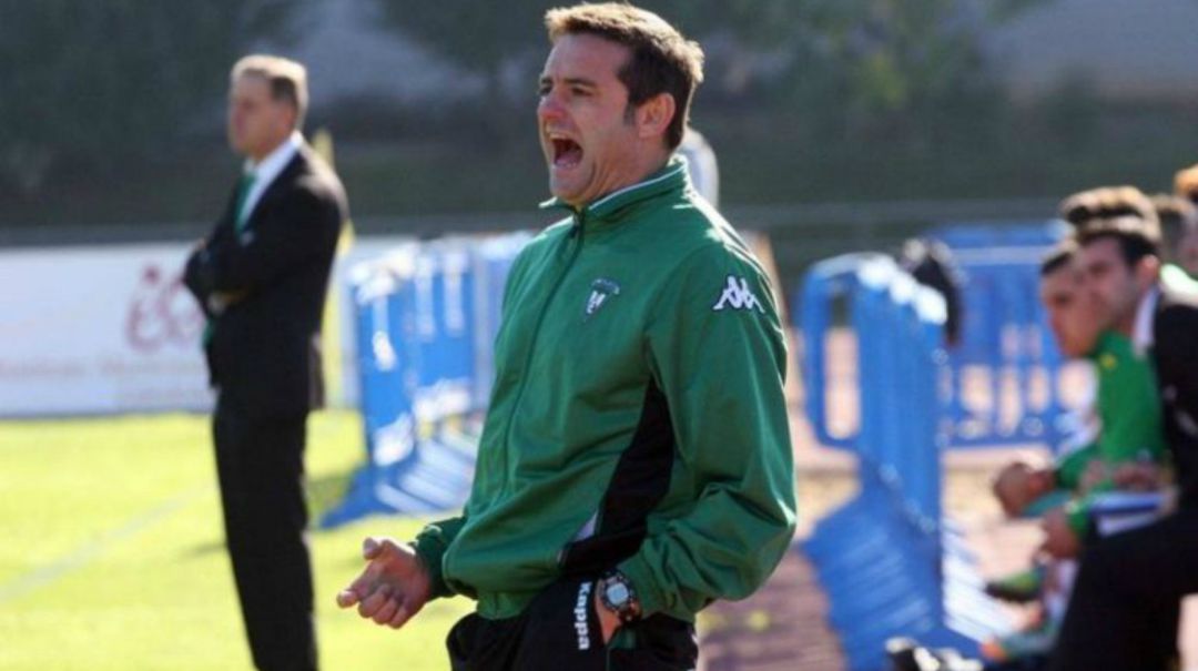 Julio Cobos nuevo entrenador del Villanovense Julio Cobos nuevo entrenador del Villanovense