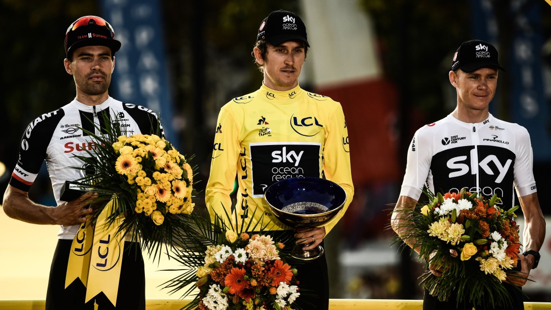 Roban a Geraint Thomas el trofeo de ganador del Tour