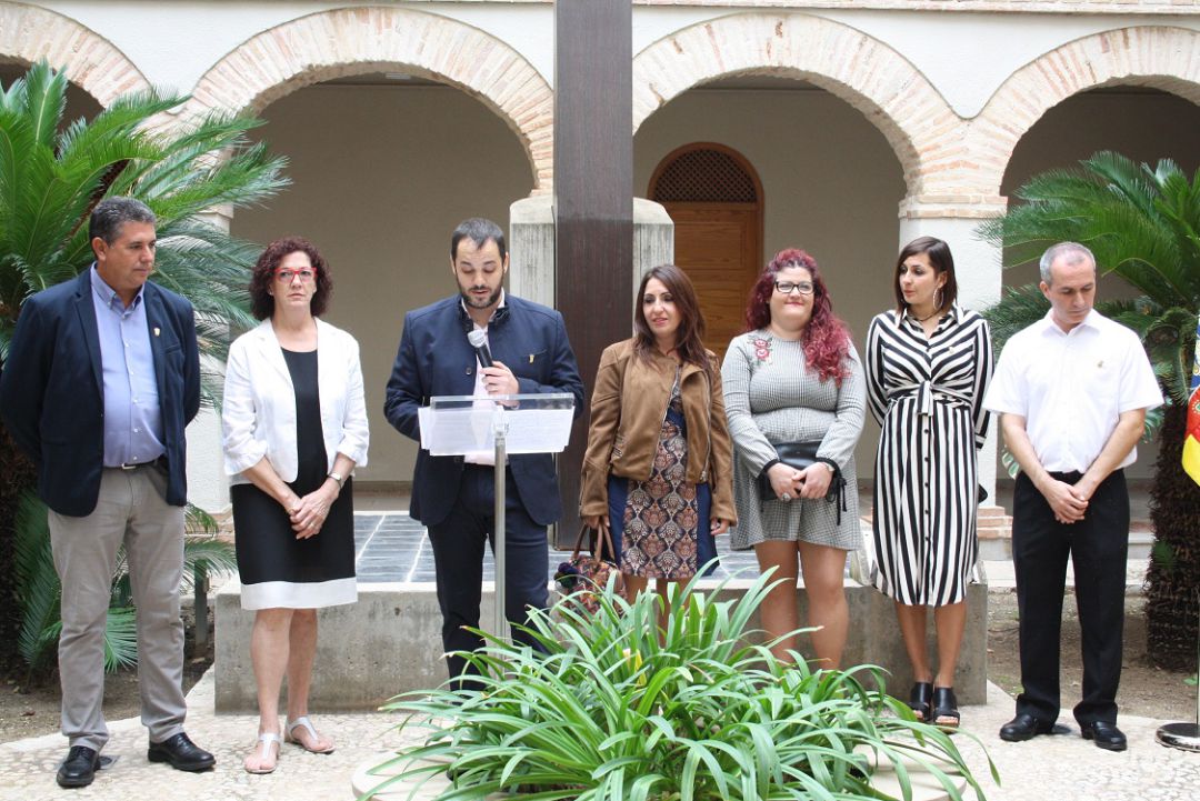 Acto institucional en el claustro del ayuntamiento de Ondara. Acto institucional en el claustro del ayuntamiento de Ondara.