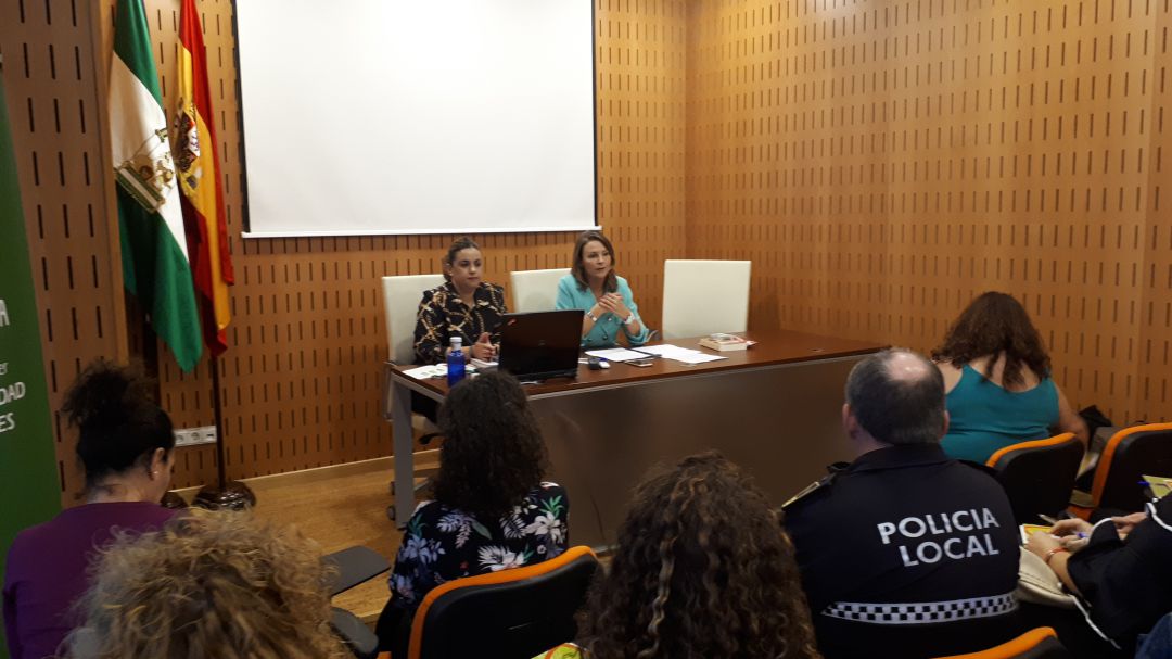 Beatriz Martín y Ana Cobo en las jornadas. Beatriz Martín y Ana Cobo en las jornadas.