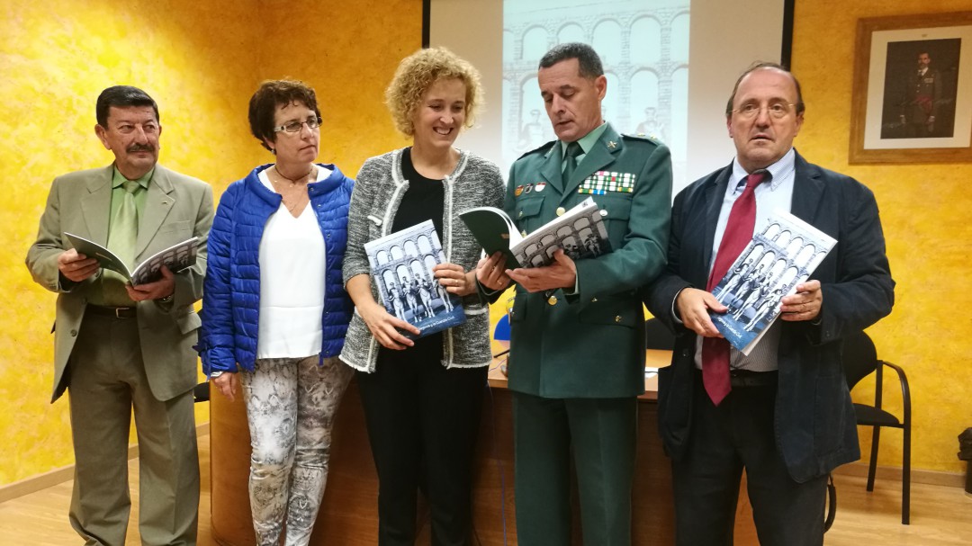 Una revista con la historia de la Guardia Civil en Segovia