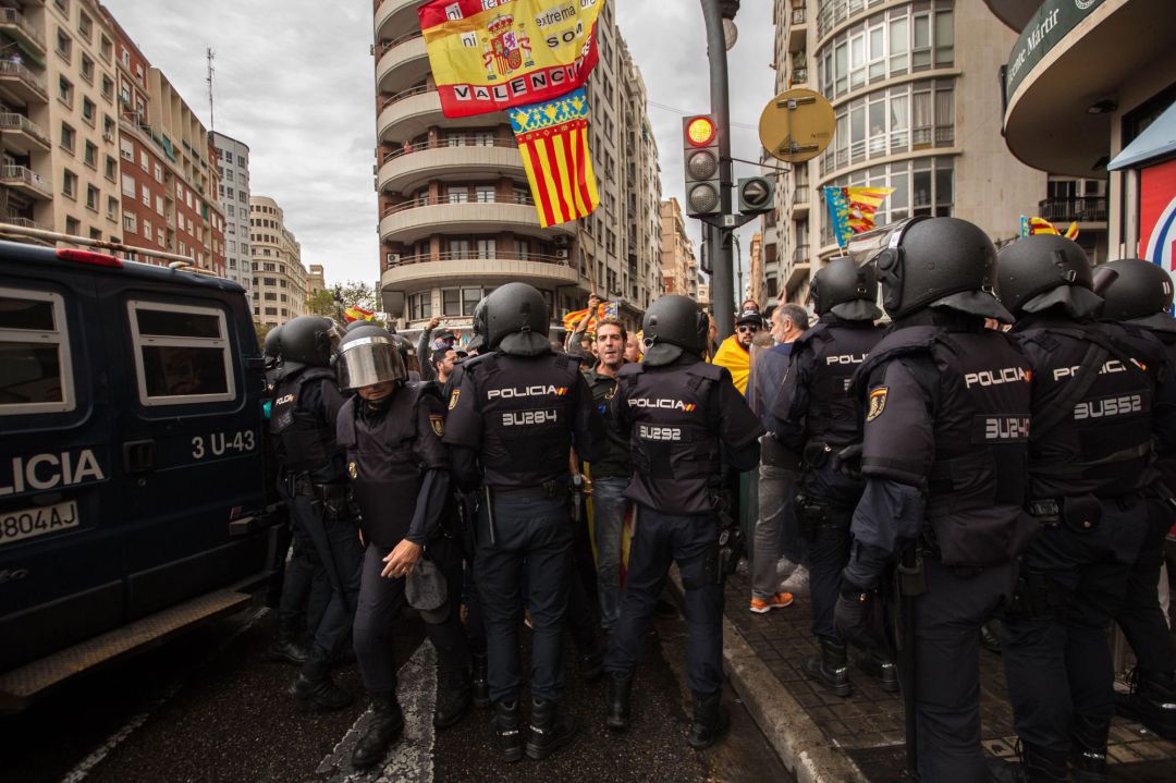 Un gran despliegue policial, fundamentalmente de unidades especiales antidisturbios, en Valencia, este 9 d'Octubre Un gran despliegue policial, fundamentalmente de unidades especiales antidisturbios, en Valencia, este 9 d'Octubre