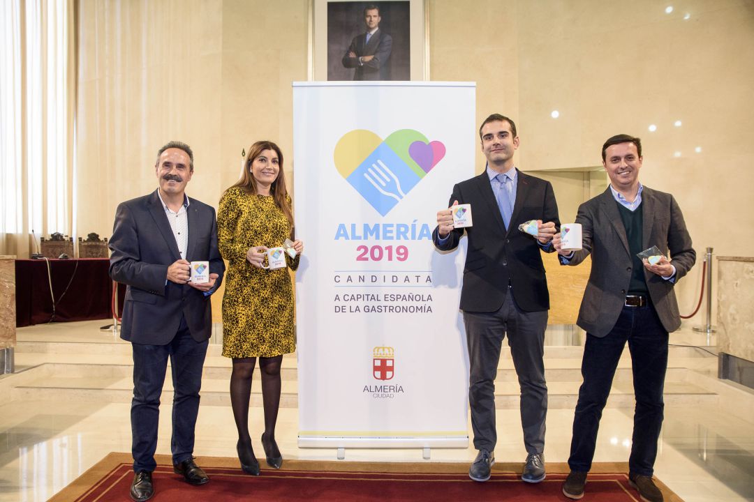 Almería recibirá el galardón de capital gastronómica el próximo miércoles. Almería recibirá el galardón de capital gastronómica el próximo miércoles.