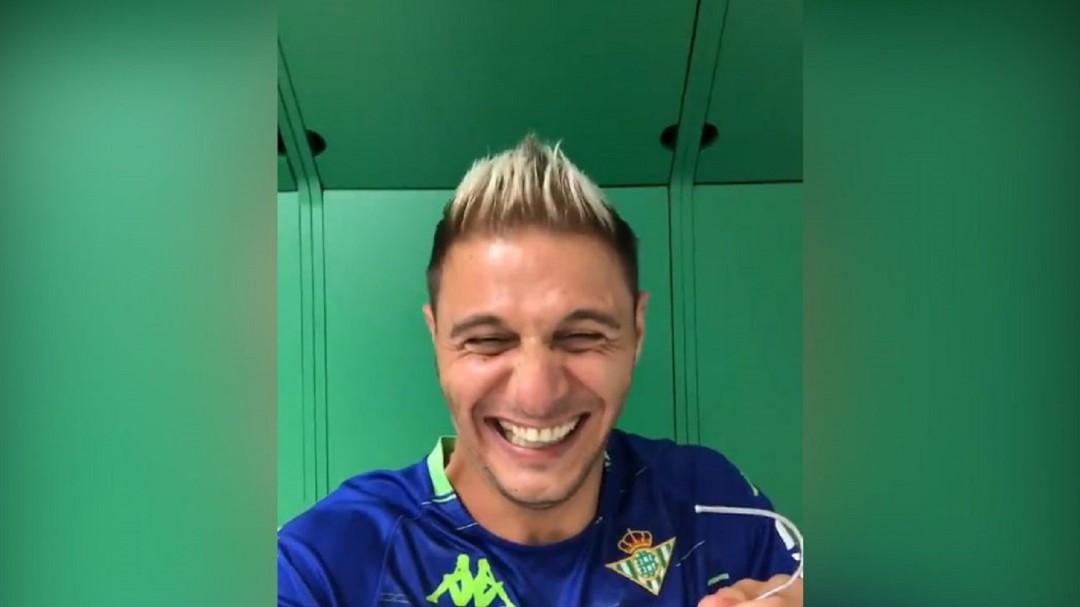 Joaquín la vuelve a 'montar' en las redes sociales