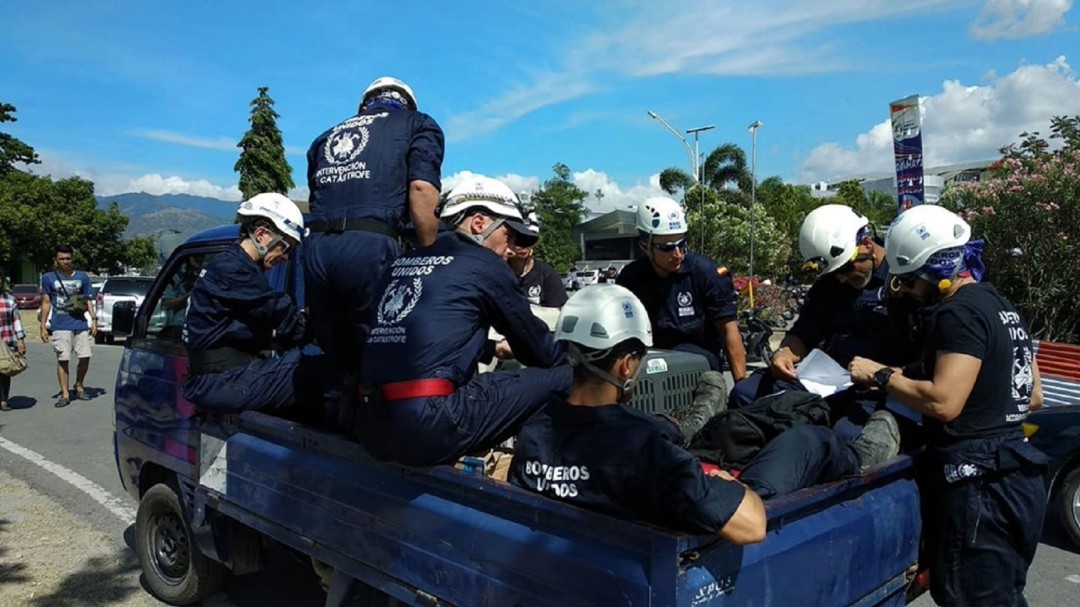 El equipo de Bomberos unidos llega a Madrid tras su misión en Indonesia