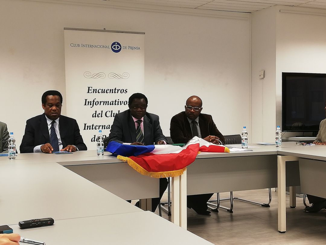 Miembros de la oposición guineana en España, durante la rueda de prensa que han ofrecido en el Club Internacional de Prensa Miembros de la oposición guineana en España, durante la rueda de prensa que han ofrecido en el Club Internacional de Prensa