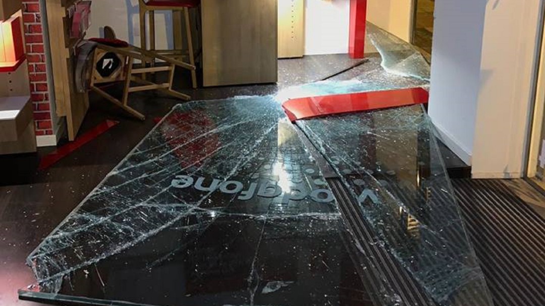 Roban en un comercio de telefonía móvil en Guadix