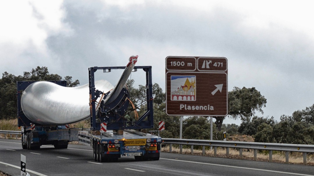 El Parque Eólico Merengue recibe los primeros aerogeneradores
