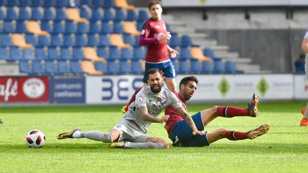 La Deportiva empató sin goles en un flojo encuentro en Pontevedra