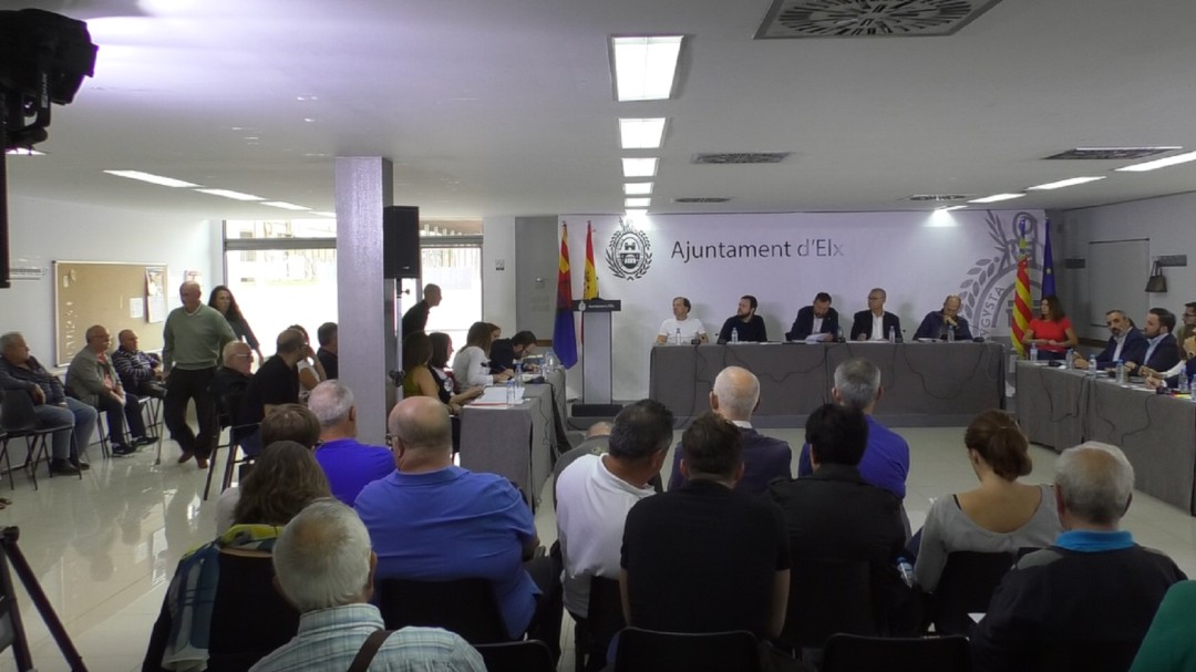 Las mujeres piden al ayuntamiento que sean valientes y se crean la perspectiva de género