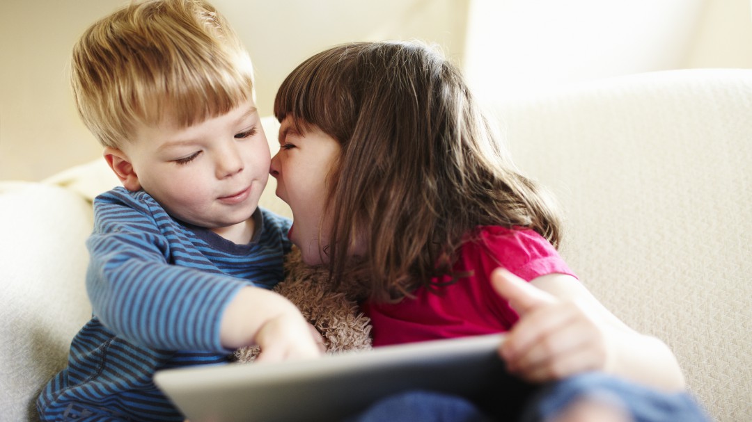 Hermanos, educación y límites