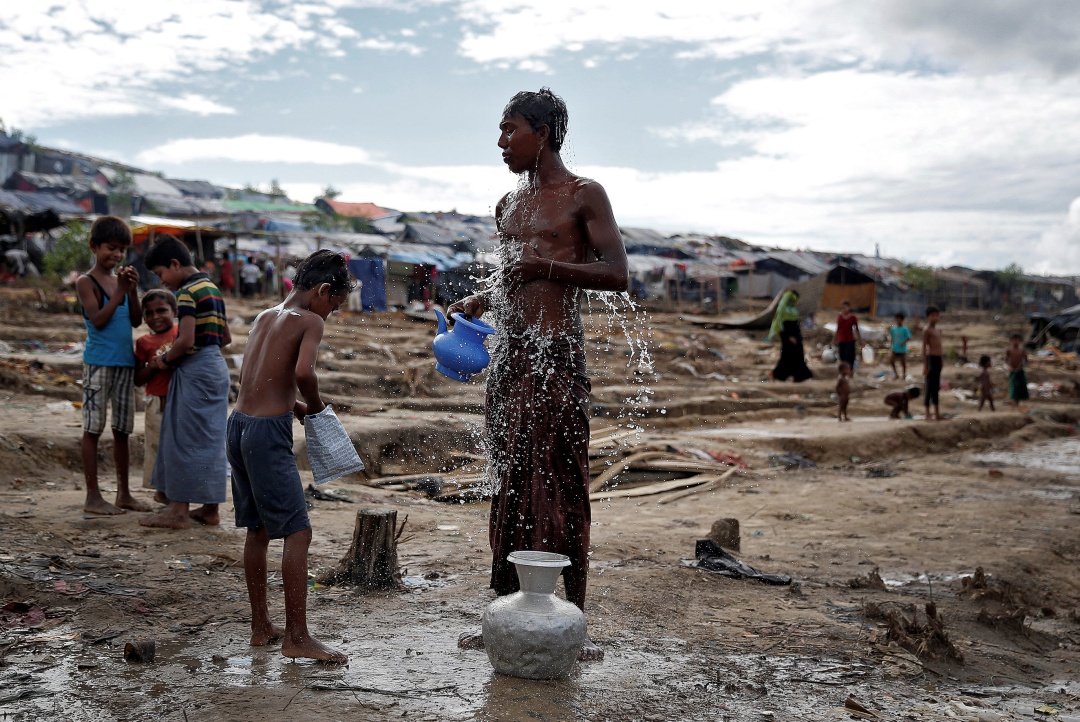 Refugiados rohingya en uno de los campos situados en Bangladés Refugiados rohingya en uno de los campos situados en Bangladés