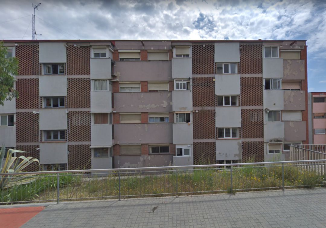 En estat crític un nen de dos anys després de caure d'un cinquè pis
