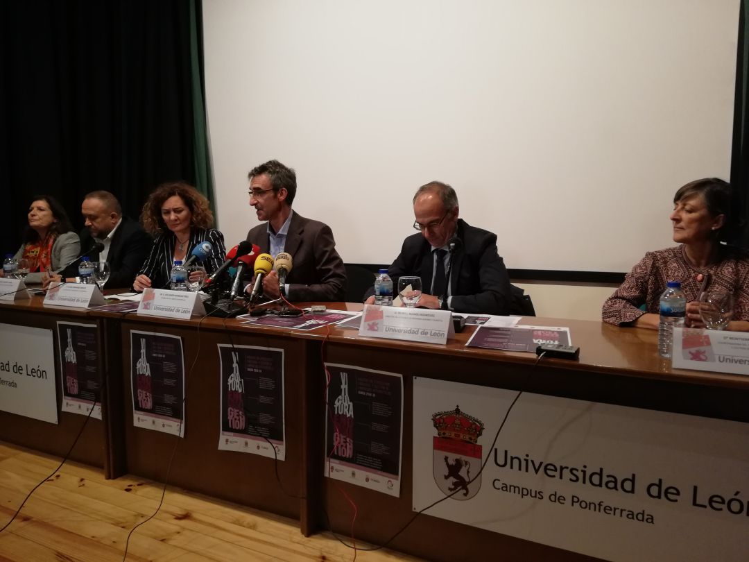 El máster de Enología del Bierzo pretende convertirse en referente del Noroeste El máster de Enología del Bierzo pretende convertirse en referente del Noroeste