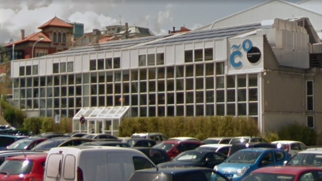 El PSOE insta al concello a solucionar el conflicto con socorristas de la piscina de Riazor