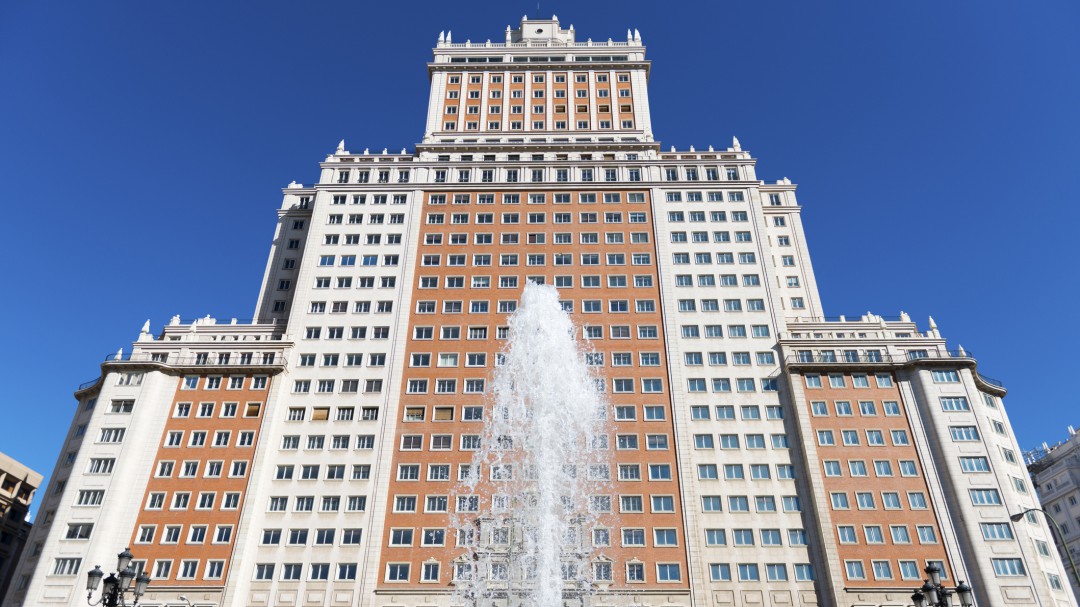 Baraka pide que se paralicen las obras del Edificio España