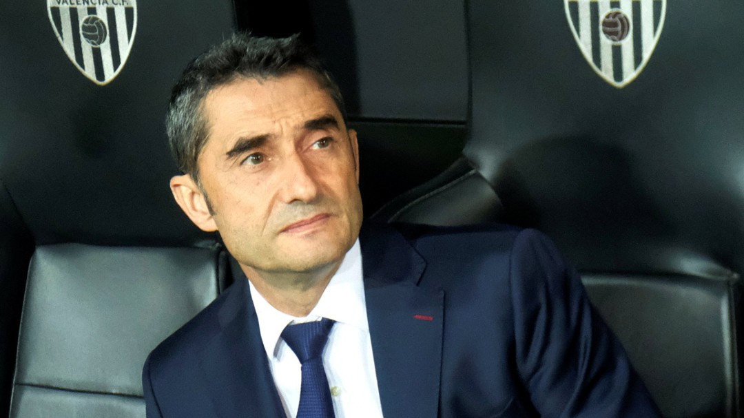 Eric Abidal, sobre renovar a Valverde: Si le presionamos más será más difícil