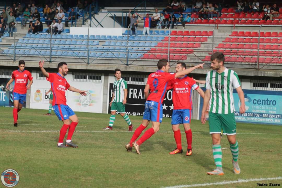 Partido de dos rivales directos en la tabla de la clasificación, Compostela 5º con 16 puntos, U.D. Ourense, 4º con 17 puntos. Partido de dos rivales directos en la tabla de la clasificación, Compostela 5º con 16 puntos, U.D. Ourense, 4º con 17 puntos.