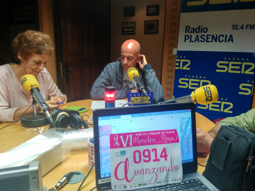 Maribel y Ángel nos recuerdan itinerario y programa de la Marcha Rosa de Plasencia Maribel y Ángel nos recuerdan itinerario y programa de la Marcha Rosa de Plasencia