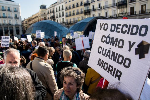 Manifestación en Madrid para en defensa de una muerte digna en noviembre de 2015. Manifestación en Madrid para en defensa de una muerte digna en noviembre de 2015.